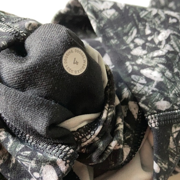 🔥 Lululemon Align 21” Blossom Black Size 4 or 6 - Picture 9 of 9